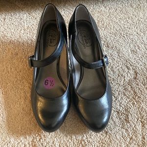 Life stride, black pumps with strap, size 6.5